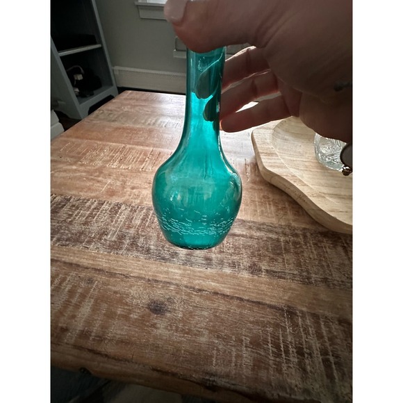 Beautiful vintage small teal vase with crackled glass at bottom - Picture 3 of 7